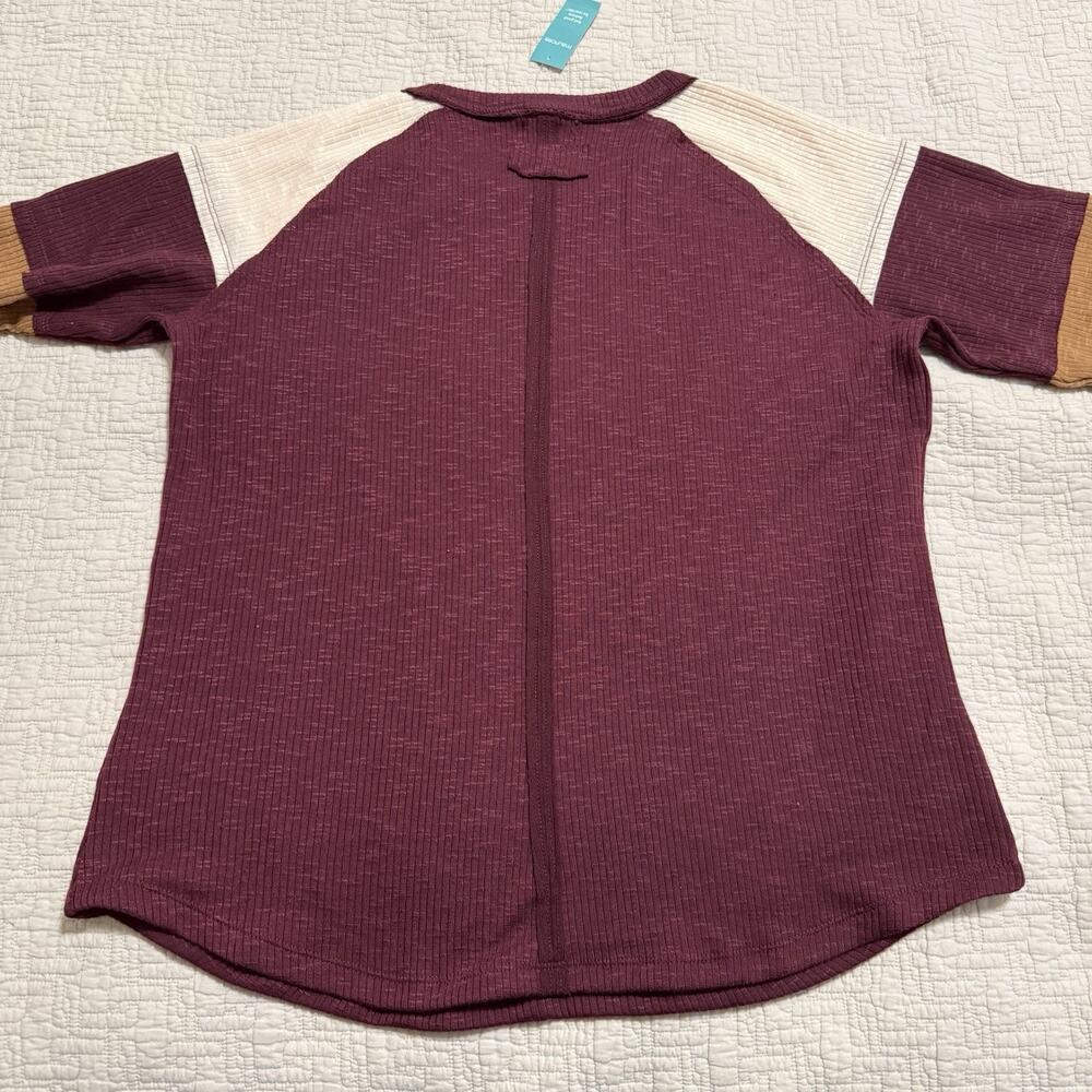 Maurices Colorblock Ribbed Raglan Tee Size XL - Picture 8 of 8